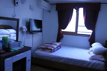 A Ji Hostel Jeju Hotel