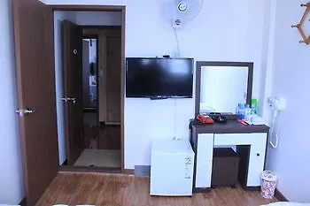 A Ji Hostel Jeju 2*,  South Korea